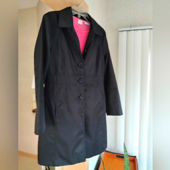 Kenneth Cole Reaction Jackets & Blazers - Sleek Black Trench Coat Sz L Wrinkle Free Travel Friendly Coat KENNETH COLE